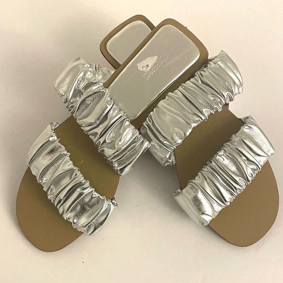 Forever 21 Shoes - Preloved Silver Double Band Ruffle Sandals.